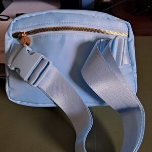 Light Blue Fanny Pack Bag with Gold Zipper